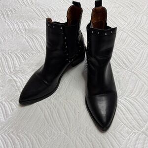 Boheme Women’s Black Faux Leather Ankle Boots. Size 8